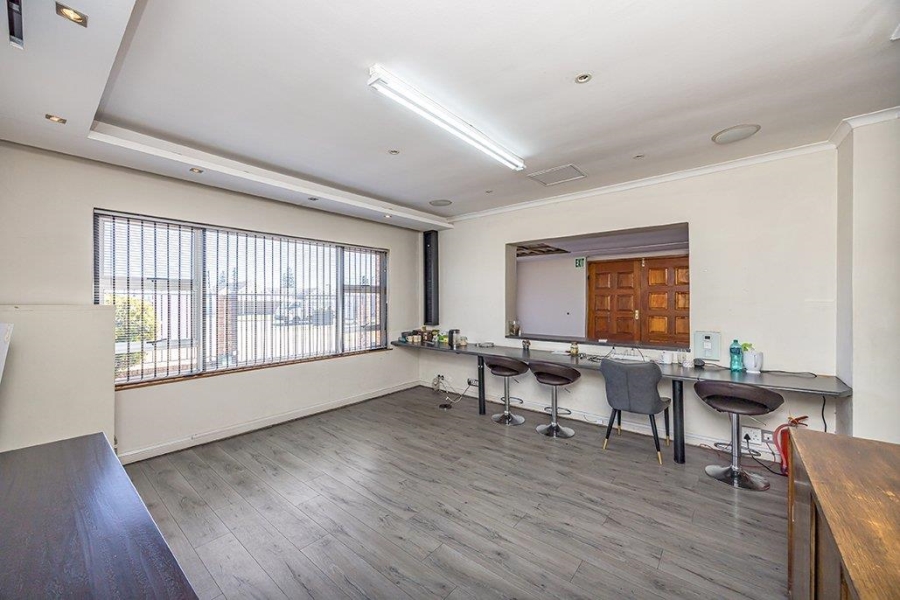 To Let commercial Property for Rent in Milnerton Western Cape